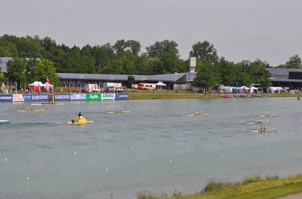 19 Women s Pair coming in the finish